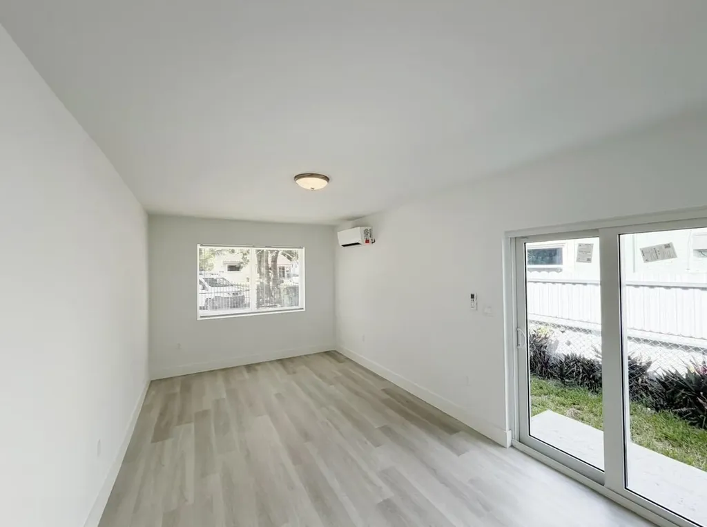 1135 NW 127th Street North Miami FL 33168