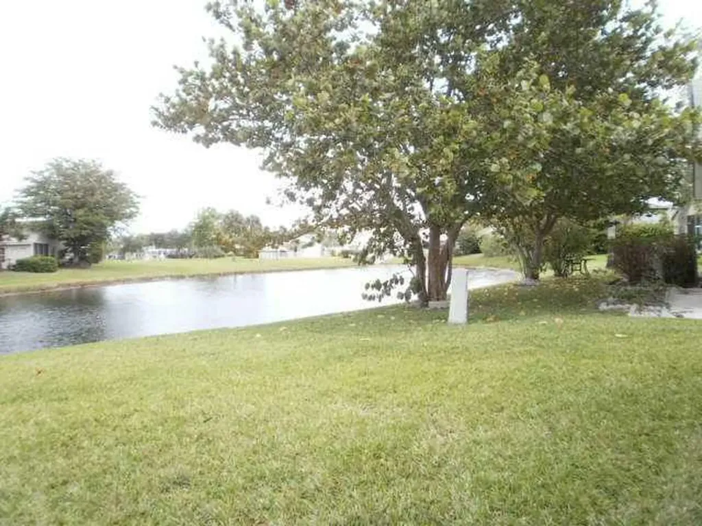 6365 Lansdowne Circle Boynton Beach FL 33472