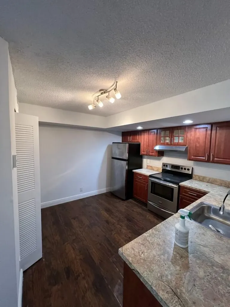 5721 Riverside Drive Coral Springs FL 33067