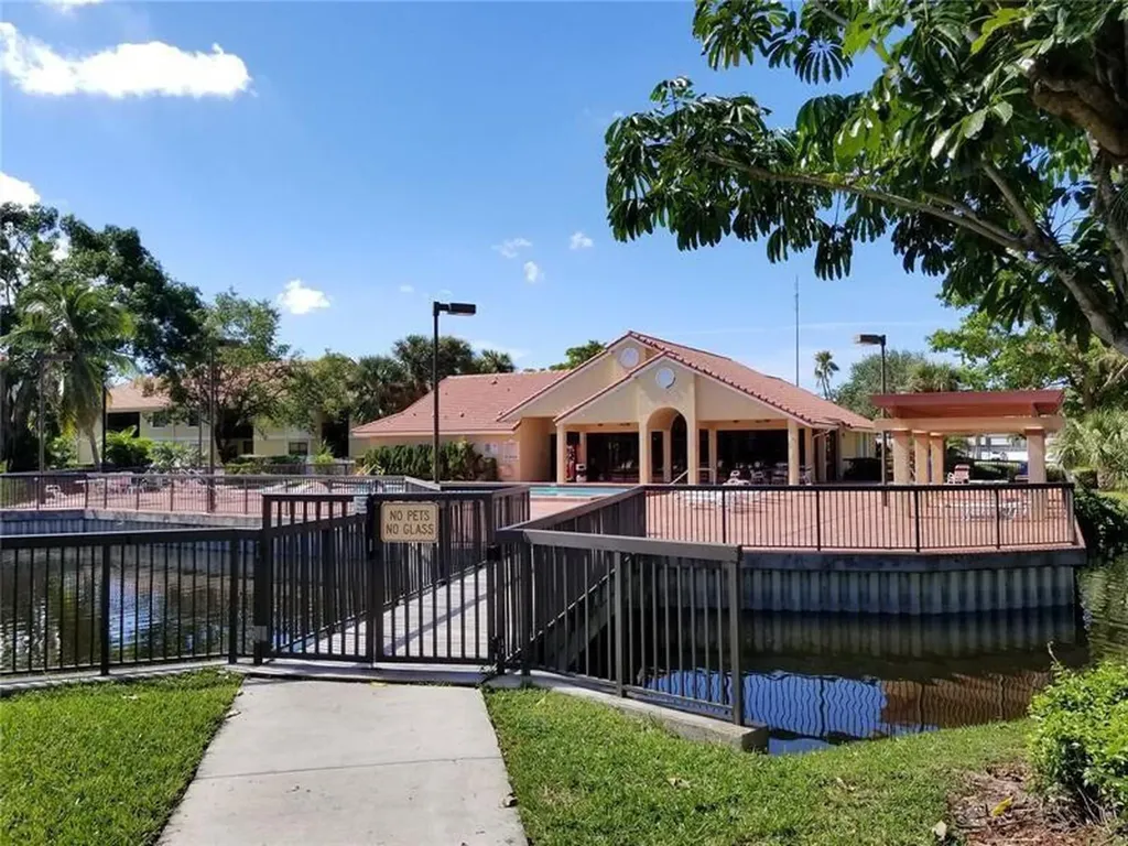 5721 Riverside Drive Coral Springs FL 33067
