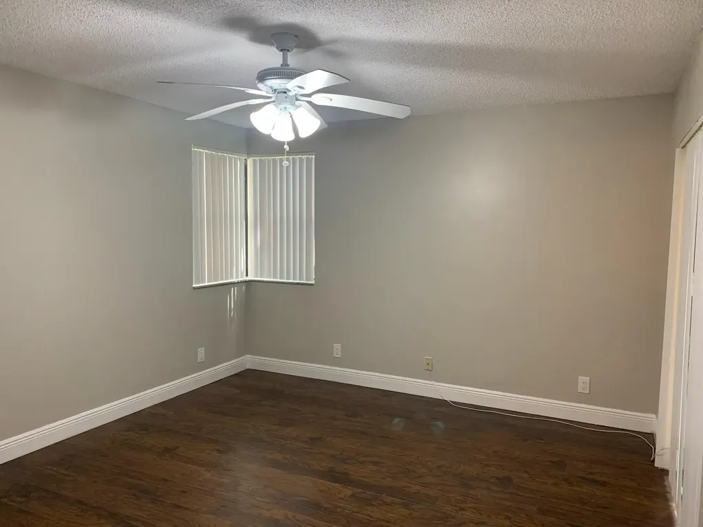 5721 Riverside Drive Coral Springs FL 33067