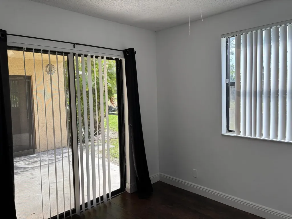 5721 Riverside Drive Coral Springs FL 33067