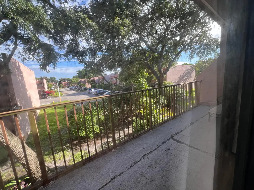 27 Matador Lane Davie FL 33324