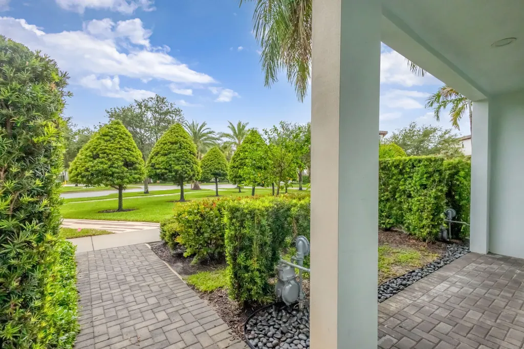7089 Edison Place Palm Beach Gardens FL 33418