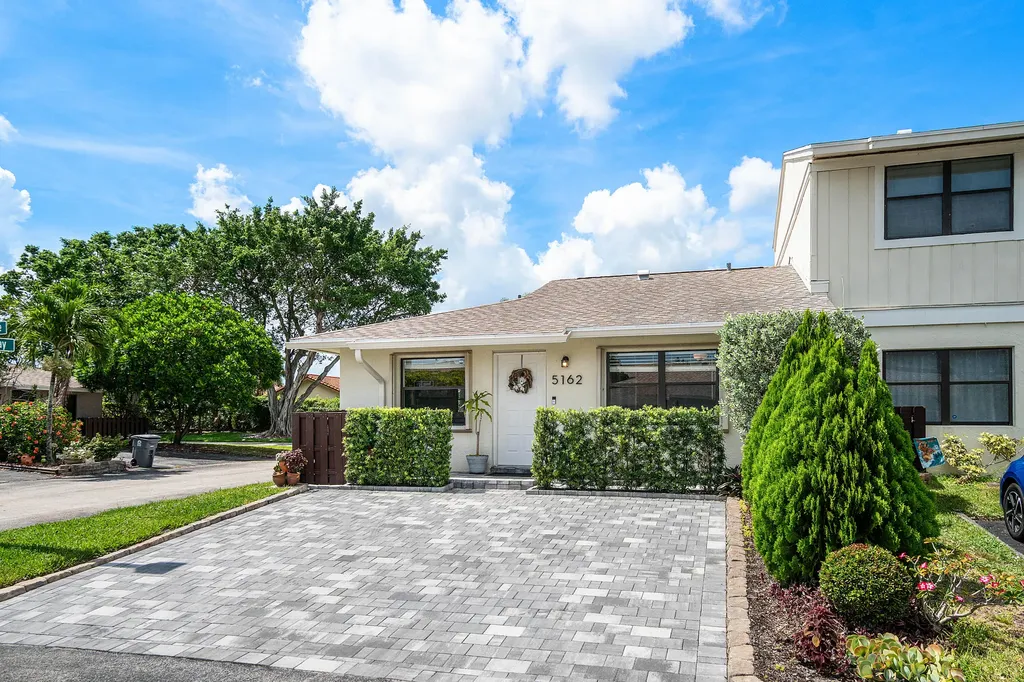 5162 Tennis Lane Delray Beach FL 33484