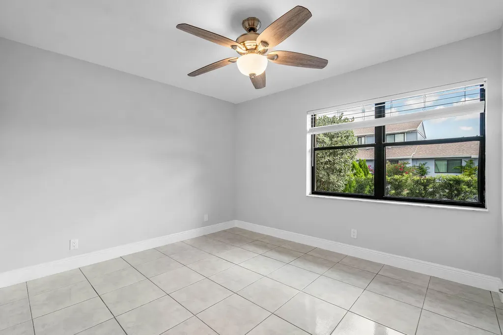5162 Tennis Lane Delray Beach FL 33484