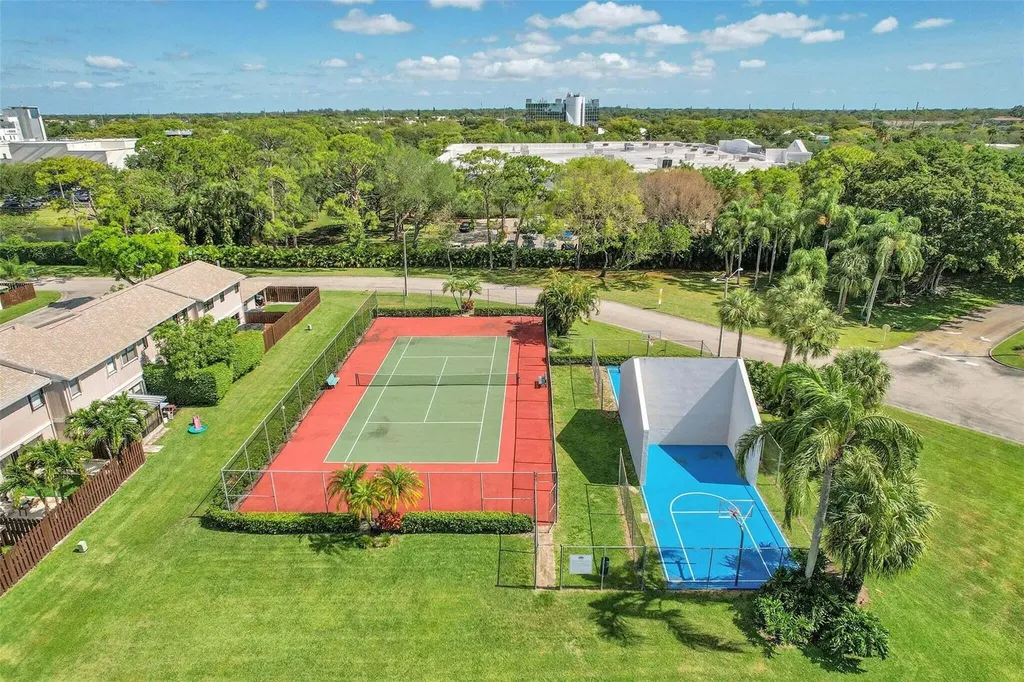 5162 Tennis Lane Delray Beach FL 33484