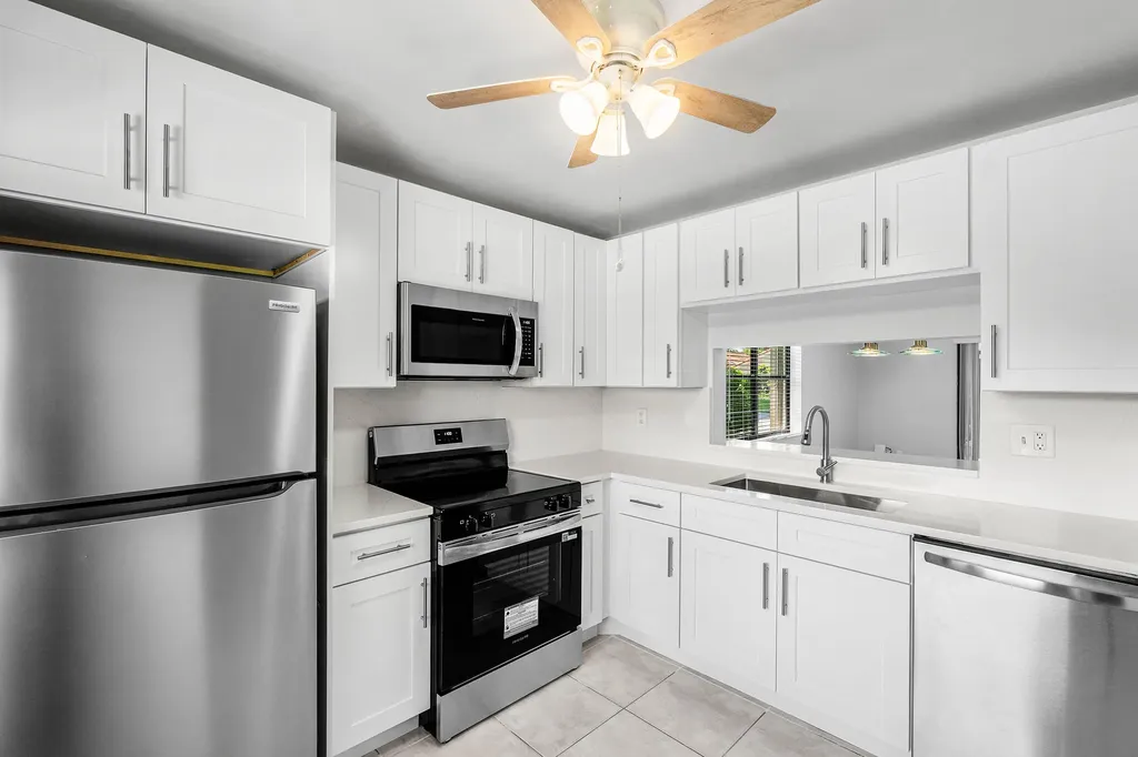 5162 Tennis Lane Delray Beach FL 33484