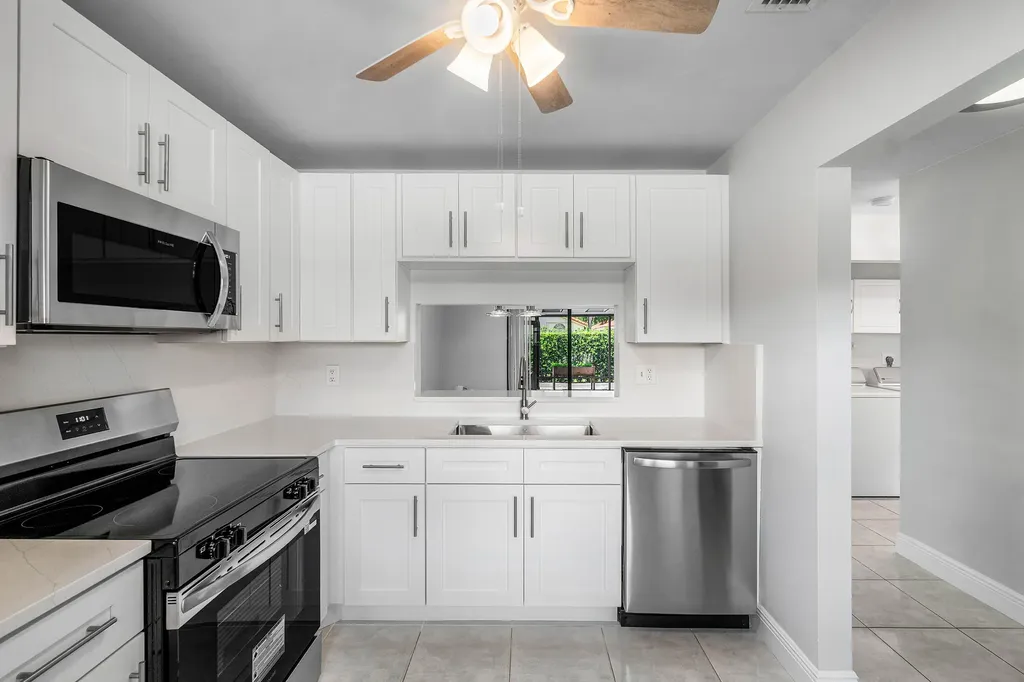 5162 Tennis Lane Delray Beach FL 33484