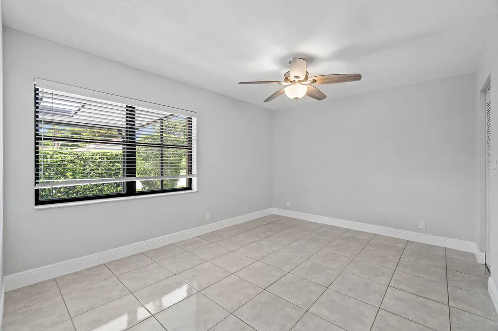 5162 Tennis Lane Delray Beach FL 33484