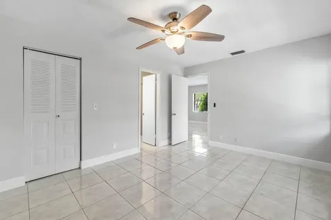5162 Tennis Lane Delray Beach FL 33484
