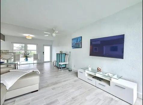 1043 Hillsboro Hillsboro Beach FL 33062
