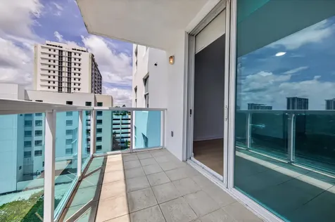 1723 SW 2nd Avenue Miami FL 33129