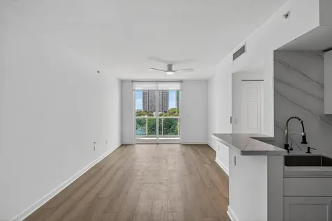 1723 SW 2nd Avenue Miami FL 33129