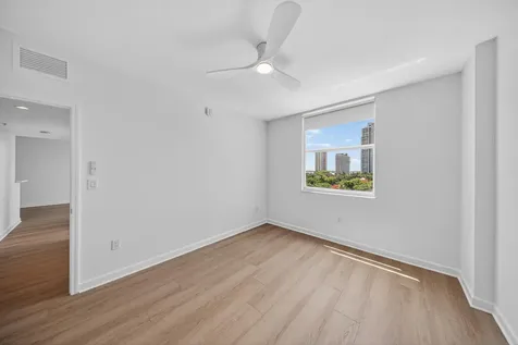 1723 SW 2nd Avenue Miami FL 33129