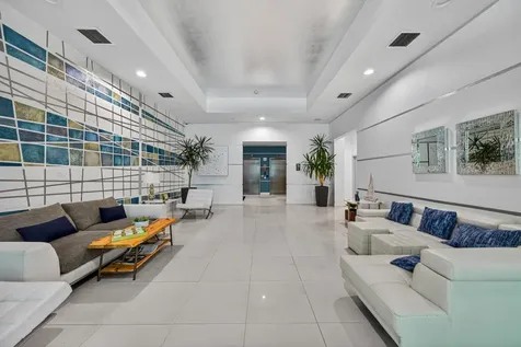 1723 SW 2nd Avenue Miami FL 33129