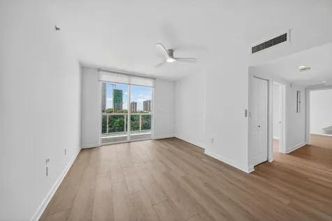1723 SW 2nd Avenue Miami FL 33129