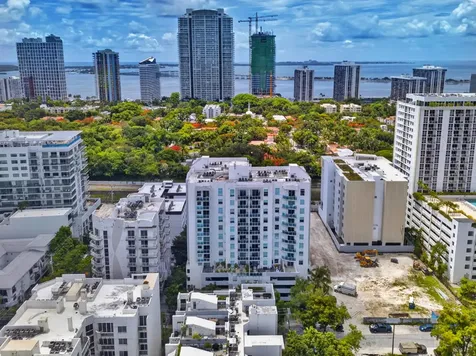 1723 SW 2nd Avenue Miami FL 33129