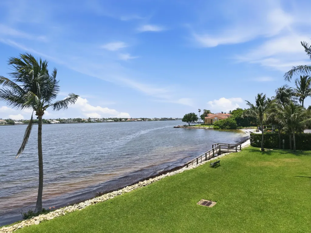 107 Ocean Cay Way Hypoluxo FL 33462