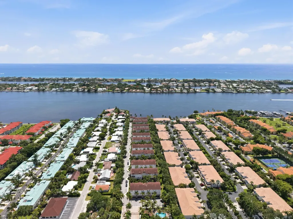 107 Ocean Cay Way Hypoluxo FL 33462