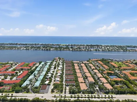 107 Ocean Cay Way Hypoluxo FL 33462