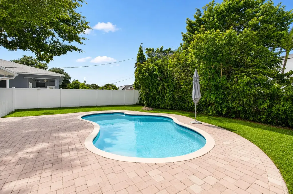 5442 Sunrise Boulevard Delray Beach FL 33484