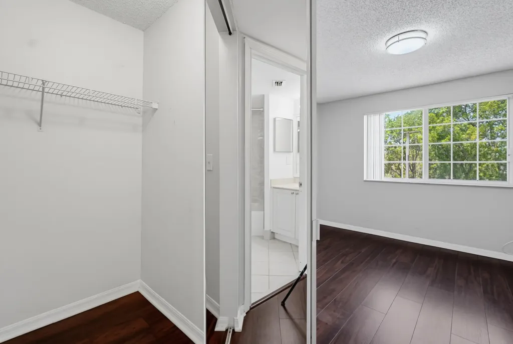 400 N Crestwood Court Court N Royal Palm Beach FL 33411