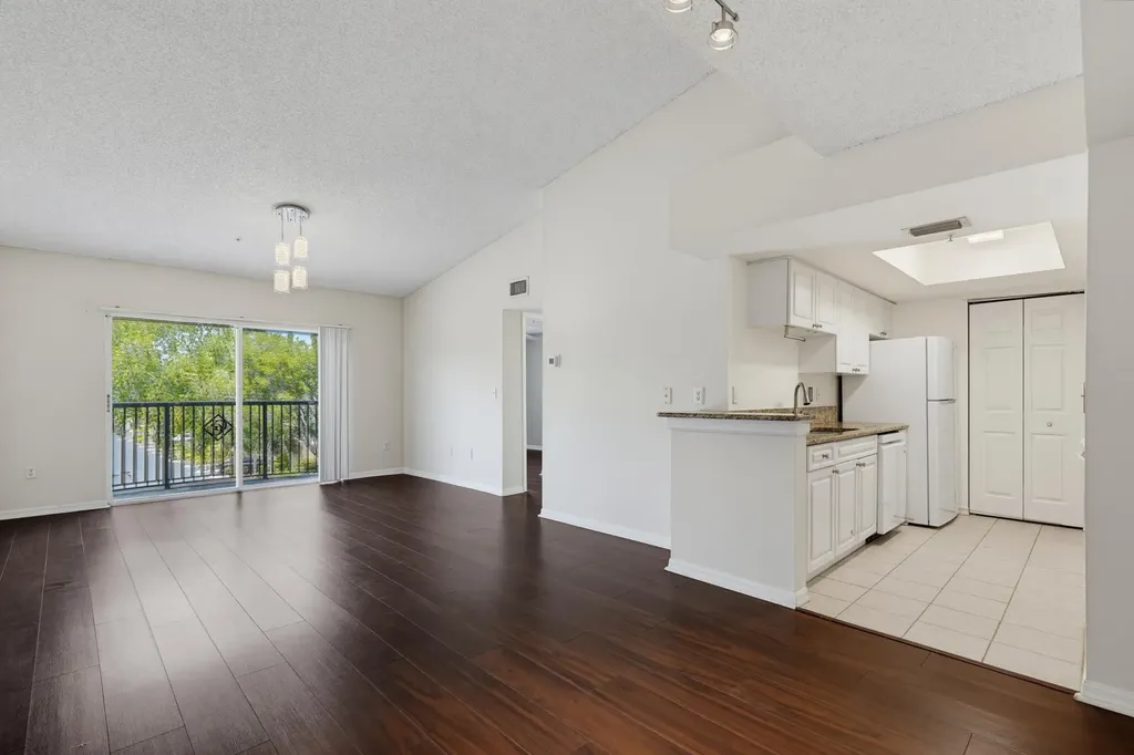 400 N Crestwood Court Court N Royal Palm Beach FL 33411