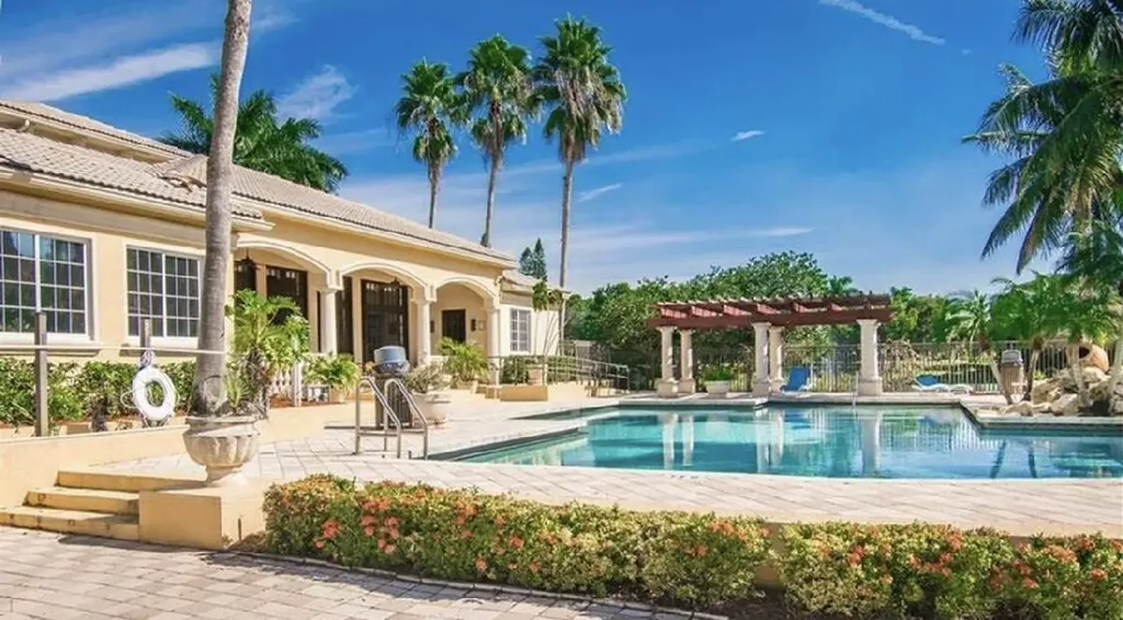 400 N Crestwood Court Court N Royal Palm Beach FL 33411