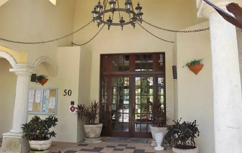 400 N Crestwood Court Court N Royal Palm Beach FL 33411