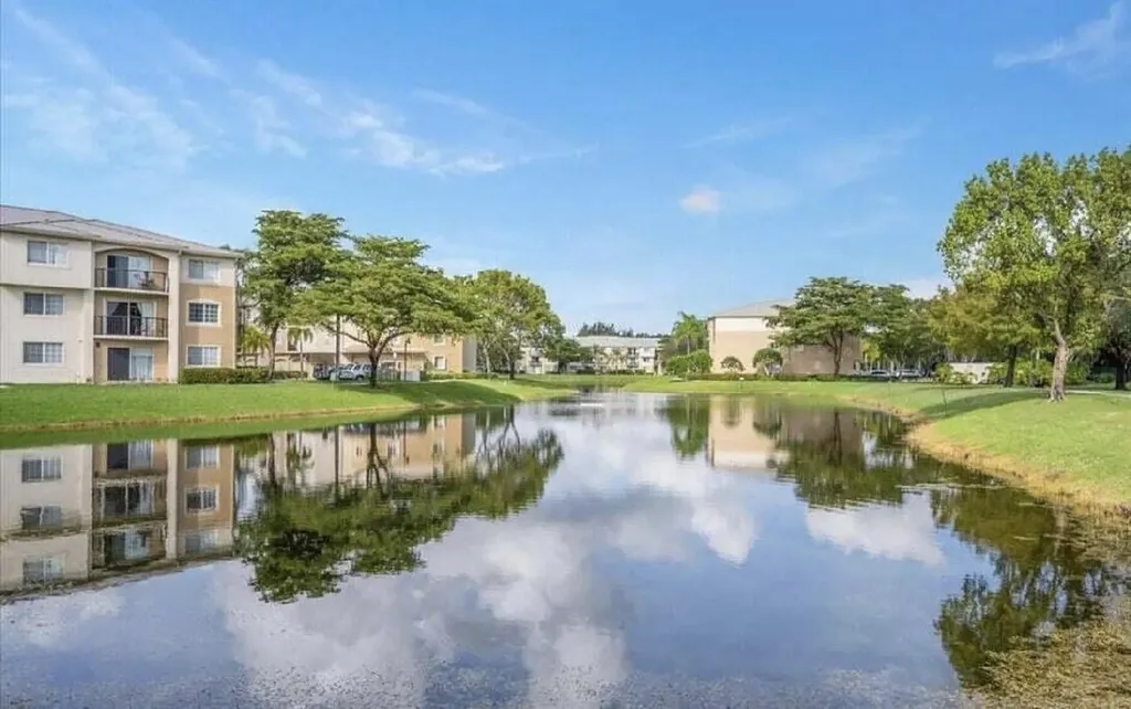 400 N Crestwood Court Court N Royal Palm Beach FL 33411