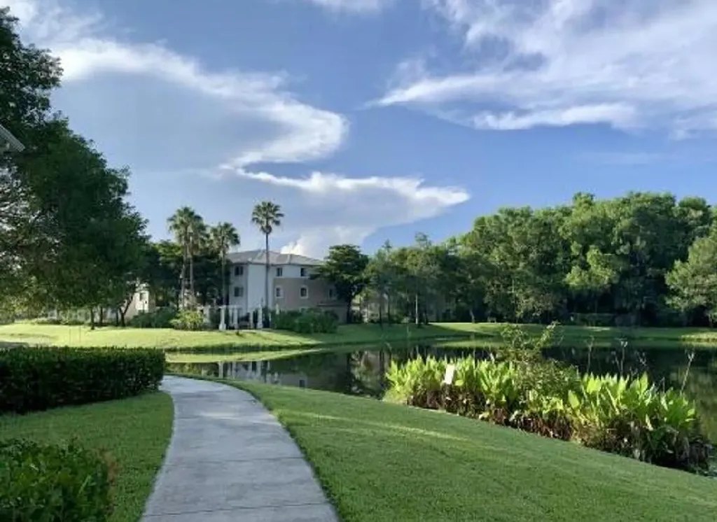 400 N Crestwood Court Court N Royal Palm Beach FL 33411