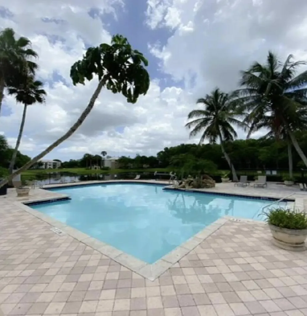 400 N Crestwood Court Court N Royal Palm Beach FL 33411