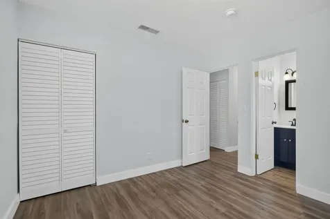 540 NE 61st Court Oakland Park FL 33334