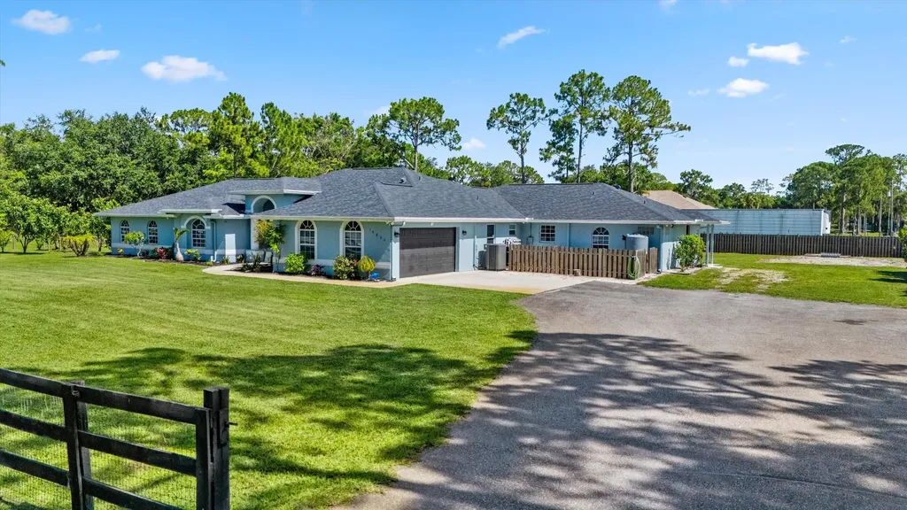 14862 85th Road N The Acreage FL 33470