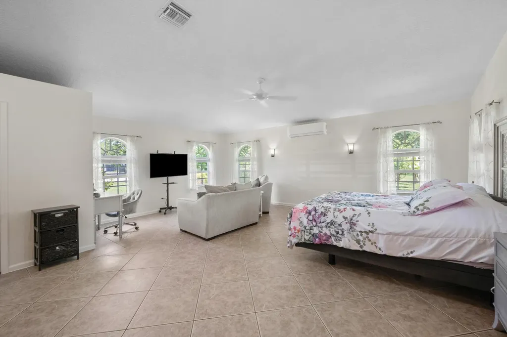 14862 85th Road N The Acreage FL 33470
