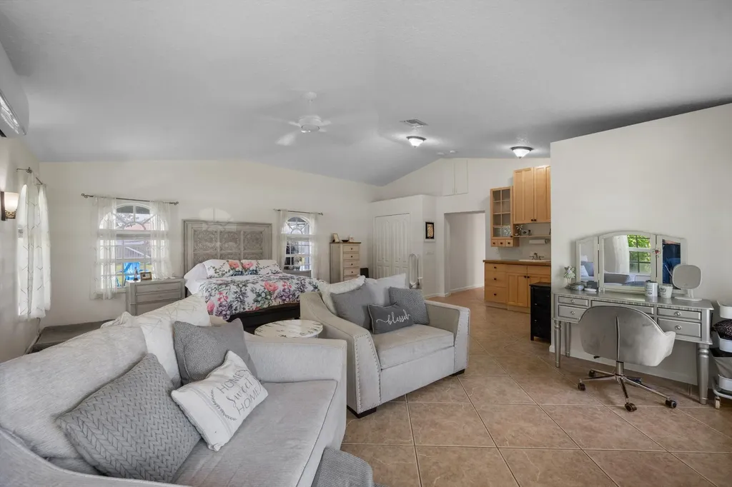 14862 85th Road N The Acreage FL 33470
