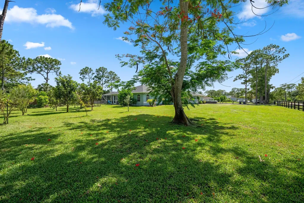14862 85th Road N The Acreage FL 33470