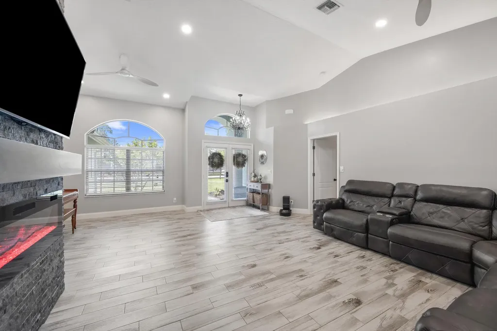14862 85th Road N The Acreage FL 33470