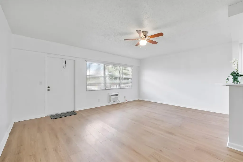 457 Mansfield Boca Raton FL 33434