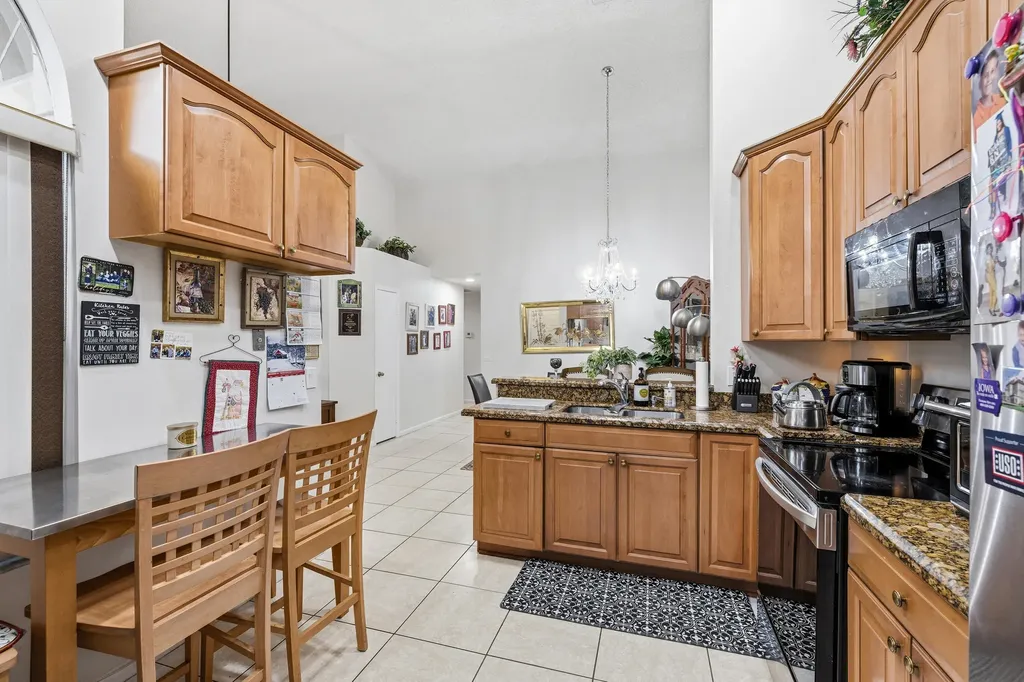 10933 Stafford Circle S Boynton Beach FL 33436