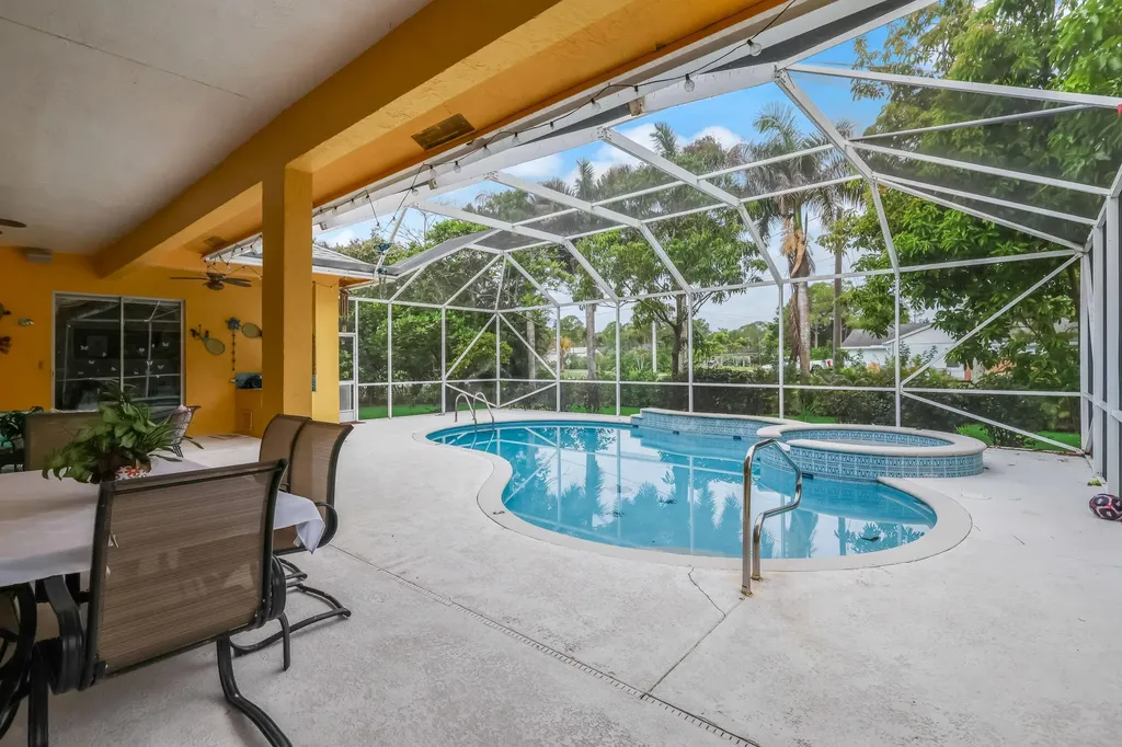 8023 N 120th Avenue Avenue N The Acreage FL 33412