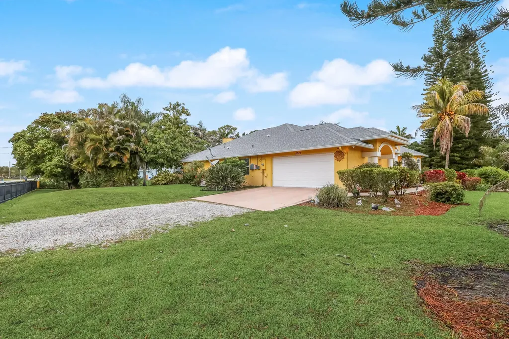 8023 N 120th Avenue Avenue N The Acreage FL 33412