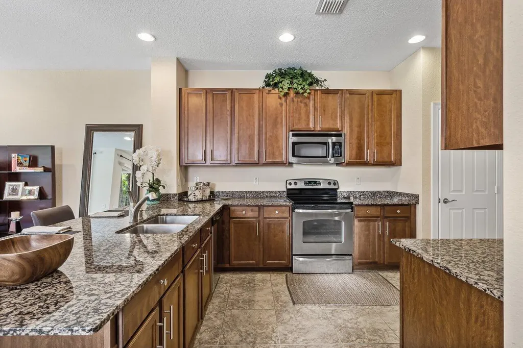 5009 Dulce Court Palm Beach Gardens FL 33418
