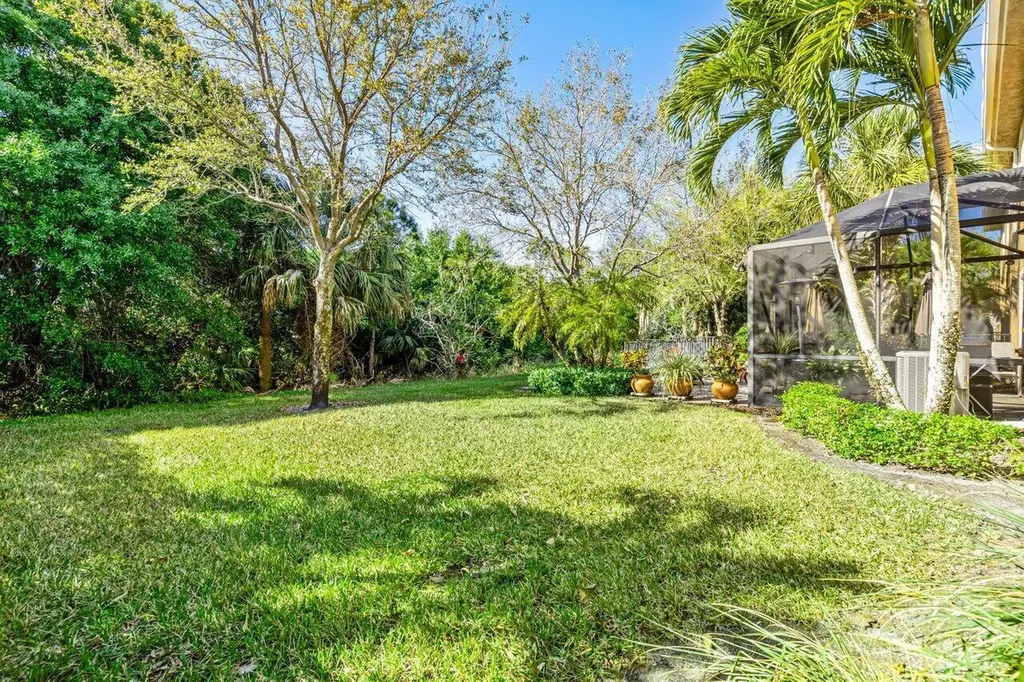 5009 Dulce Court Palm Beach Gardens FL 33418