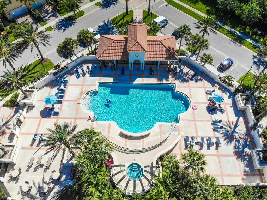 5009 Dulce Court Palm Beach Gardens FL 33418