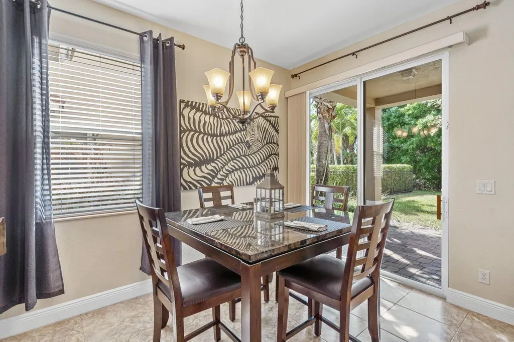 5009 Dulce Court Palm Beach Gardens FL 33418