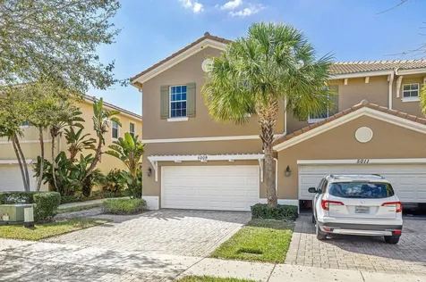 5009 Dulce Court Palm Beach Gardens FL 33418
