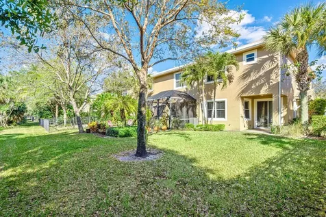 5009 Dulce Court Palm Beach Gardens FL 33418