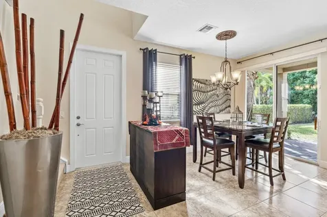 5009 Dulce Court Palm Beach Gardens FL 33418